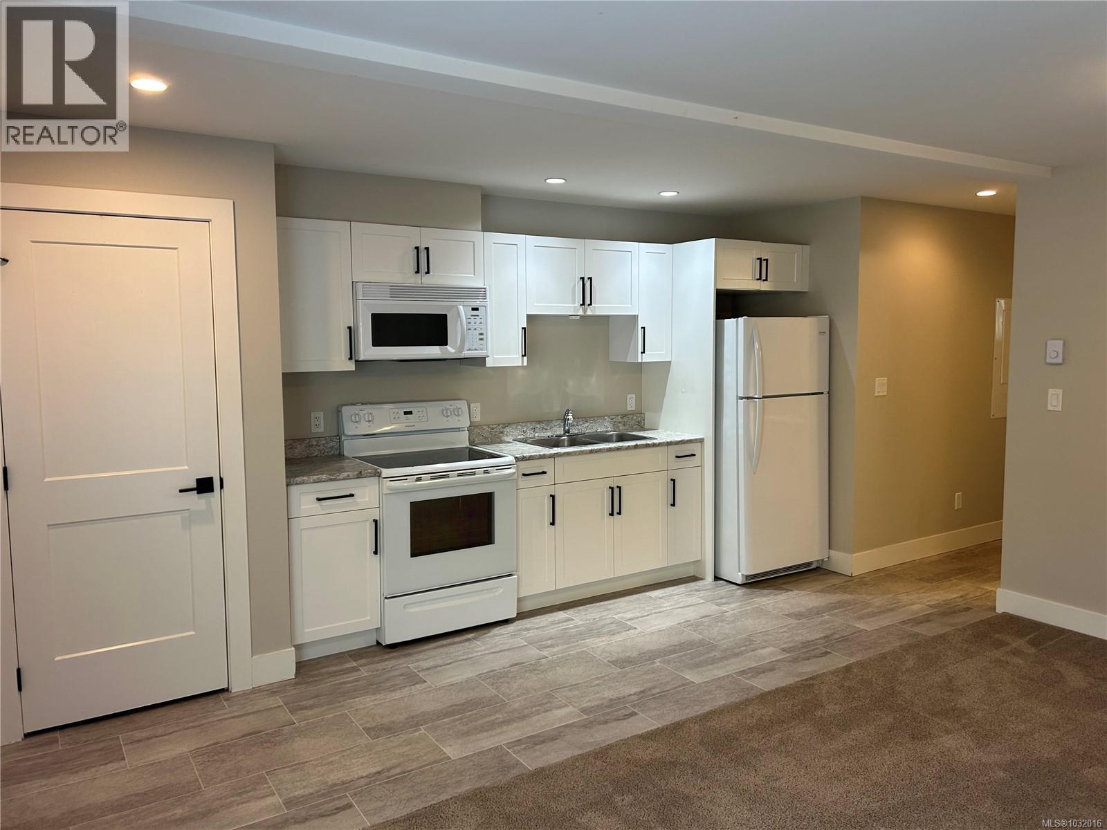 6568 FELDERHOF RD - 31