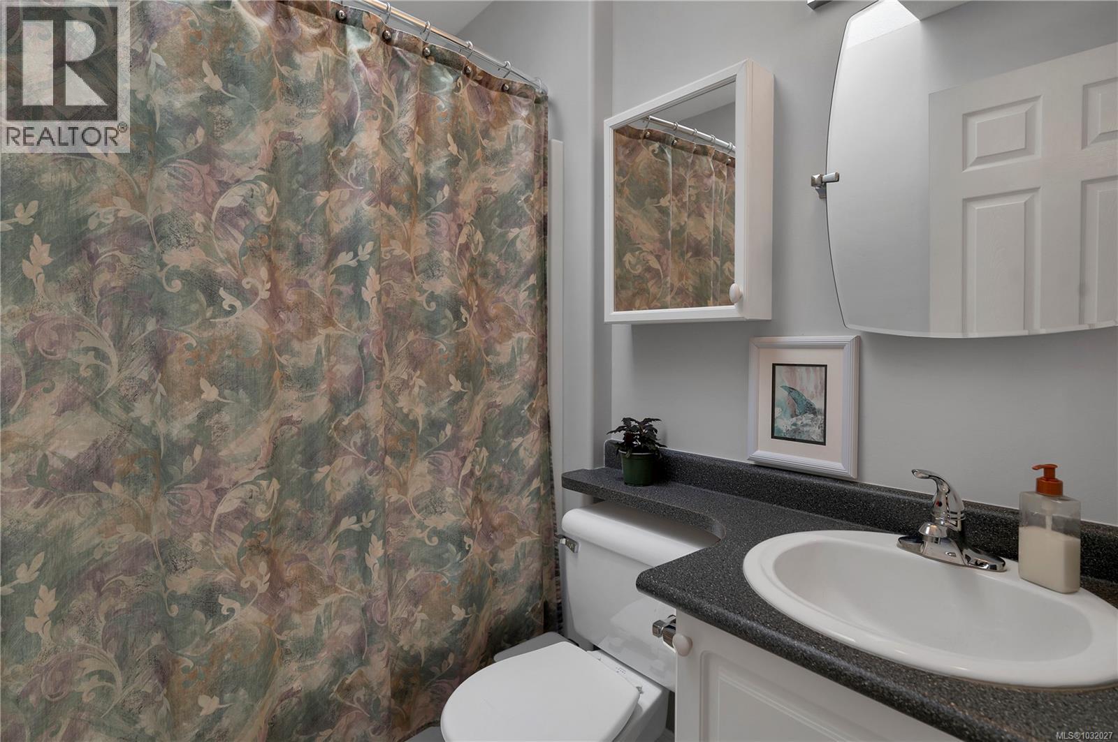 437 ROCKLAND RD - 24