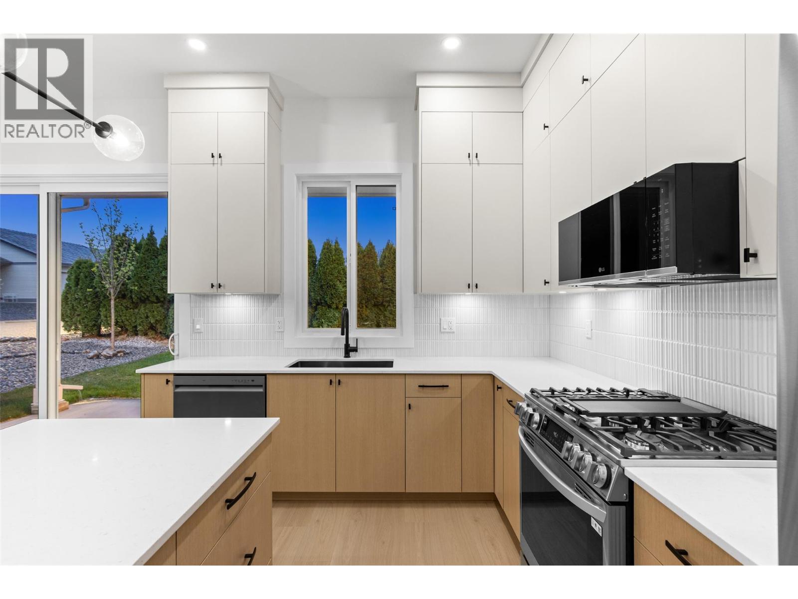 397 Chardonnay Avenue, Oliver