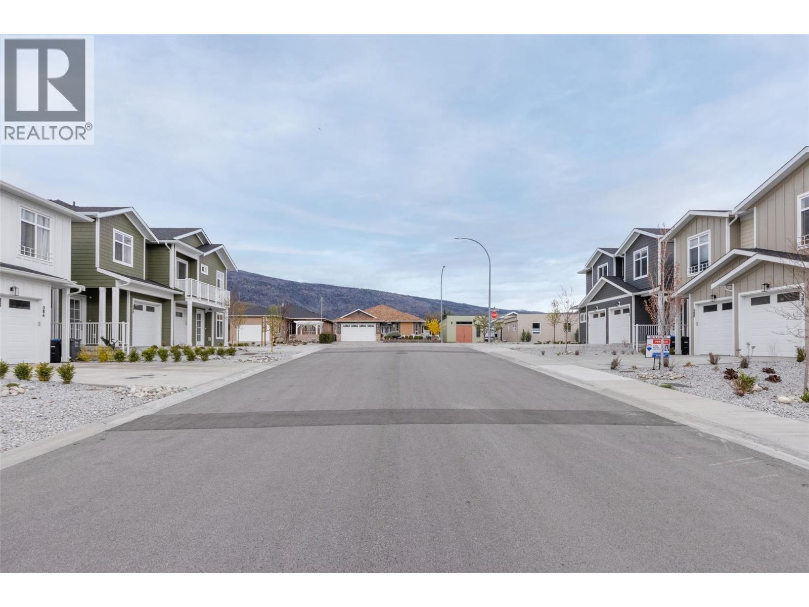 397 Chardonnay Avenue, Oliver