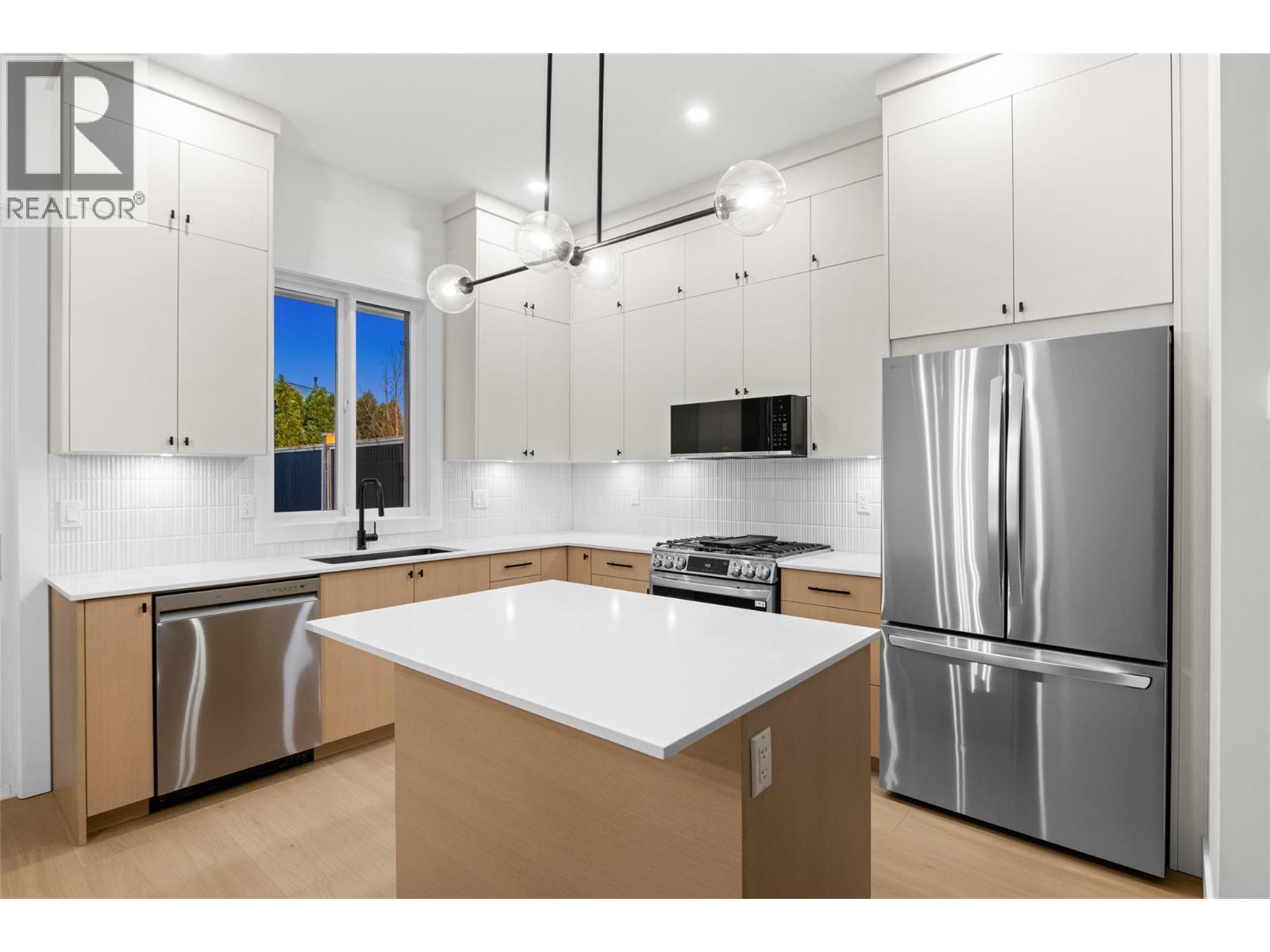 397 Chardonnay Avenue, Oliver