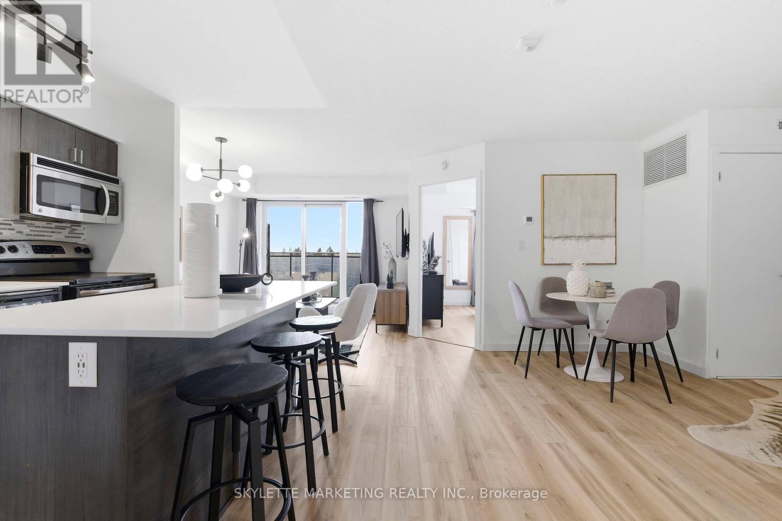 701 - 801 SHEPPARD AVENUE W