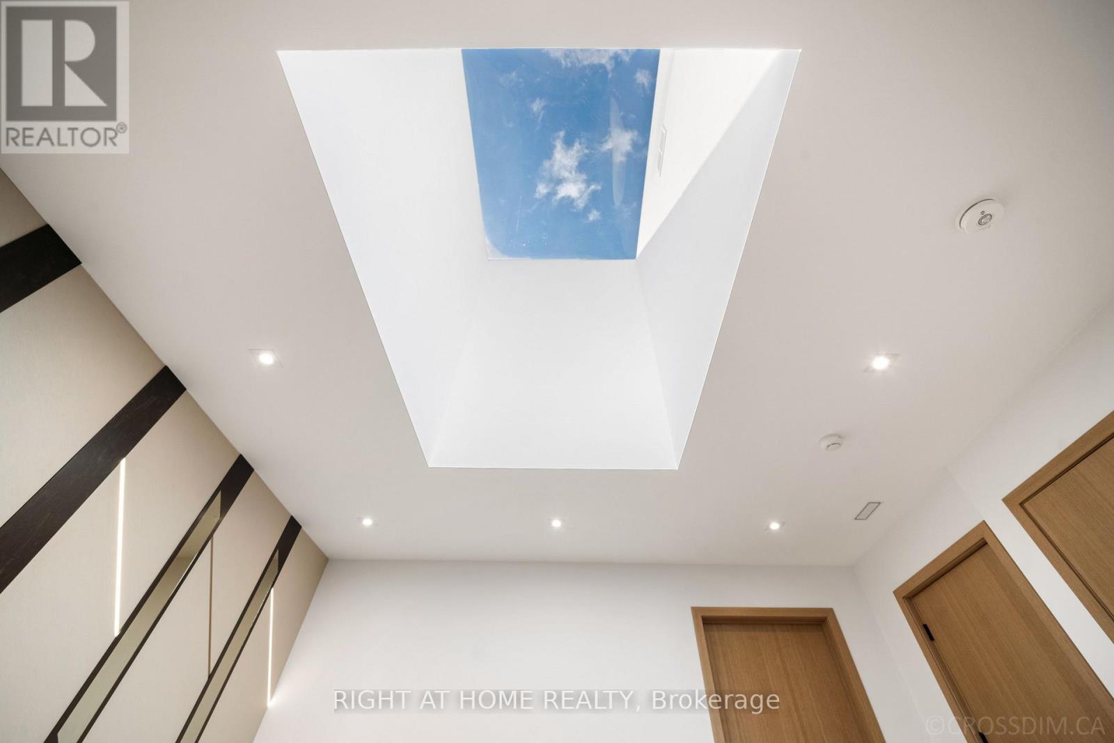 99 DOUGLAS ROAD - 21