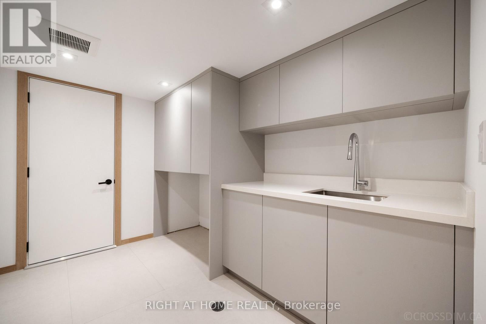 99 DOUGLAS ROAD - 45