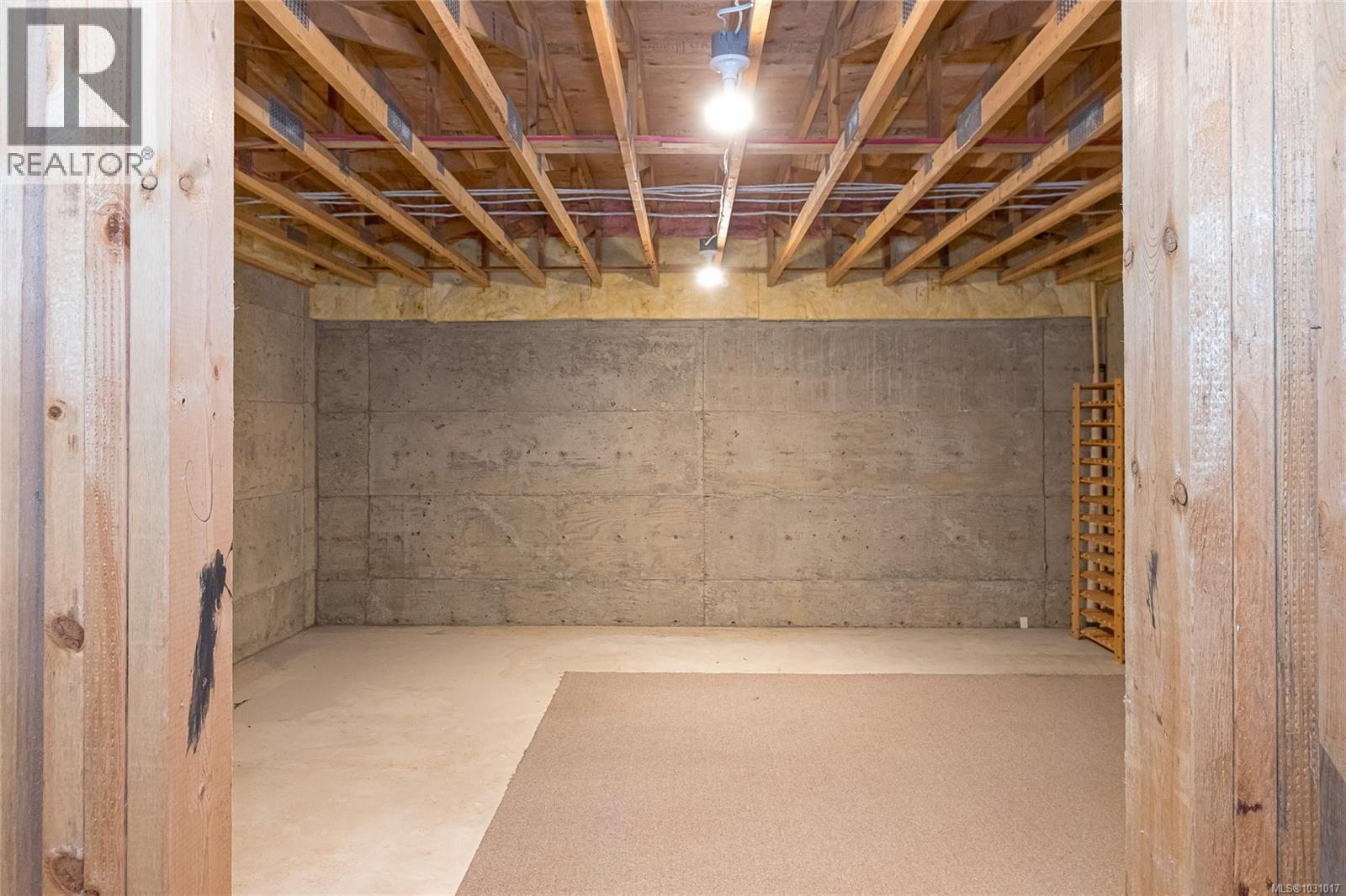 843 COUNTRY CLUB DR - 35