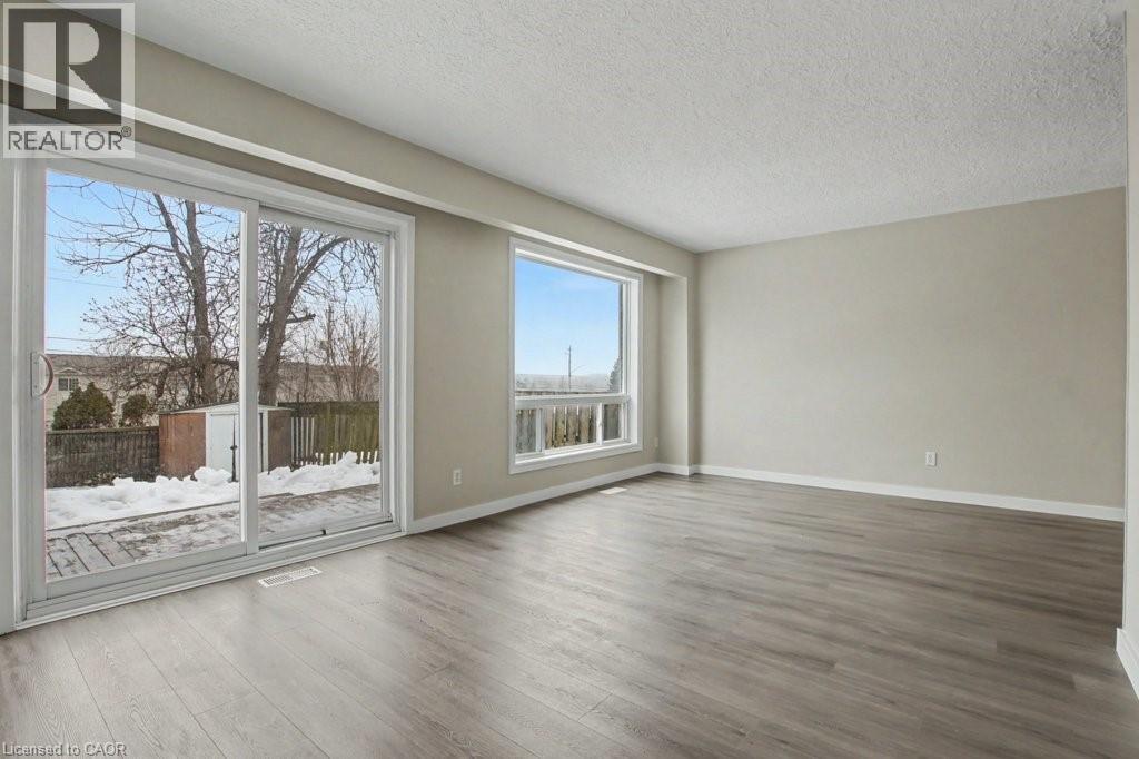 104 RALGREEN Crescent, Kitchener, Ontario, N2M1T9 — Photo 12