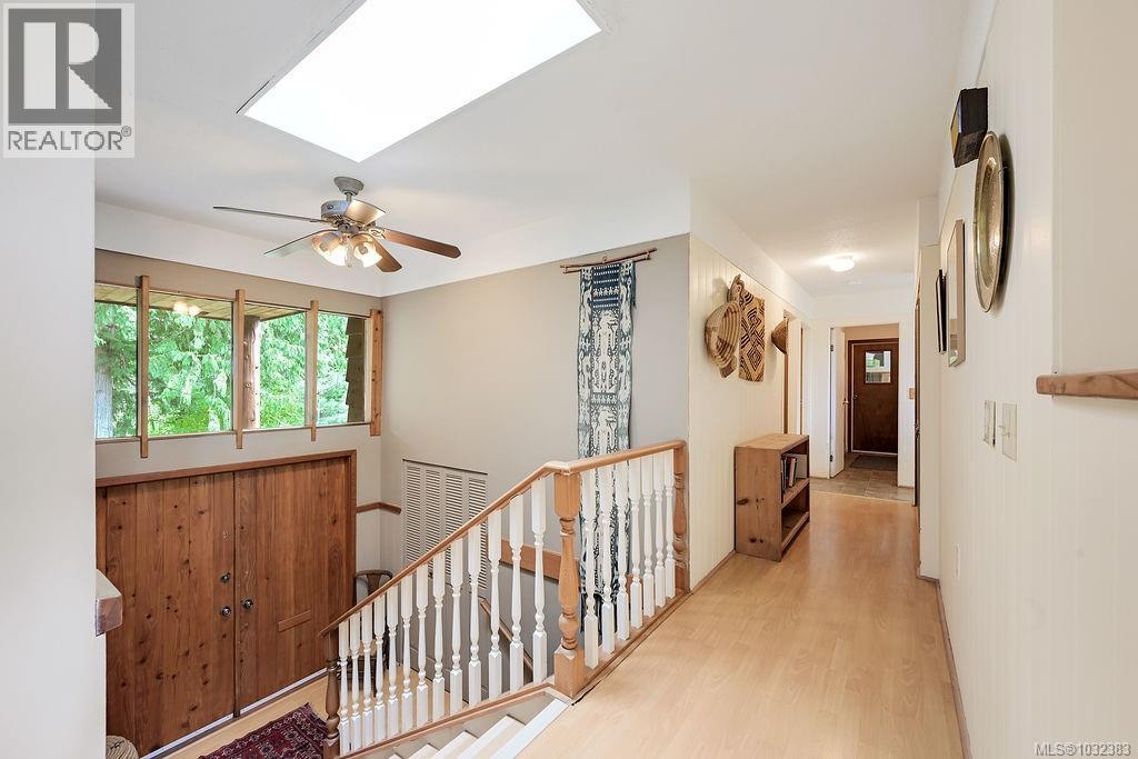 9236 PINETREE RD - 13