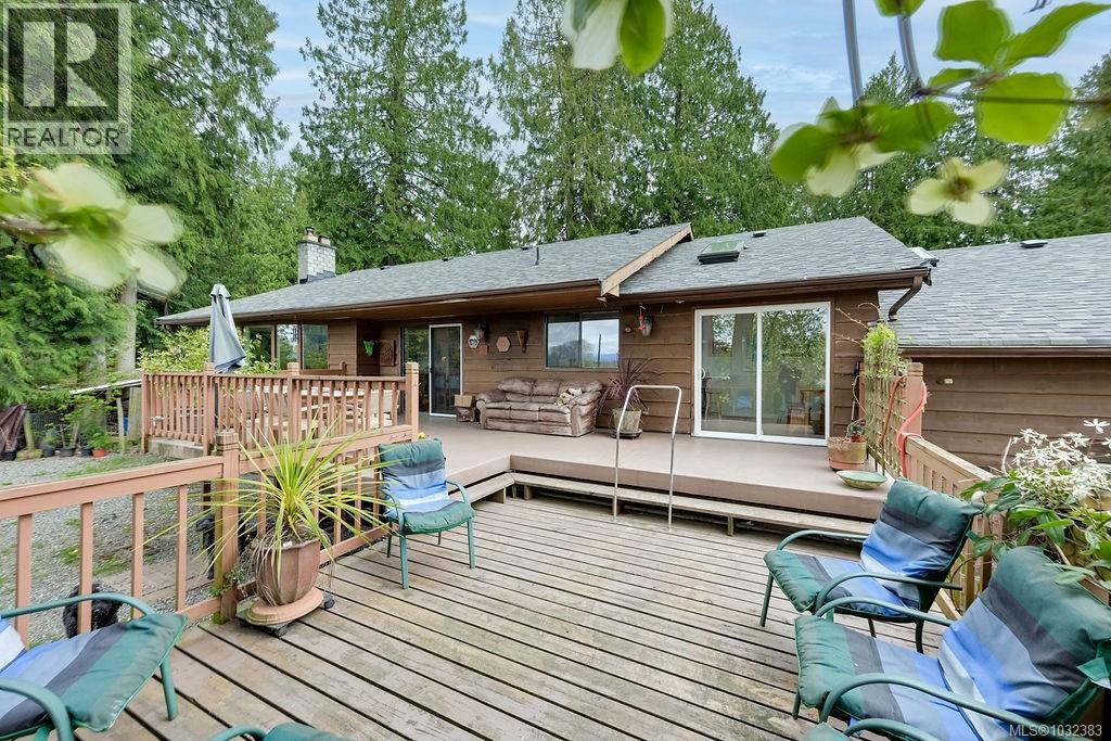 9236 PINETREE RD - 27