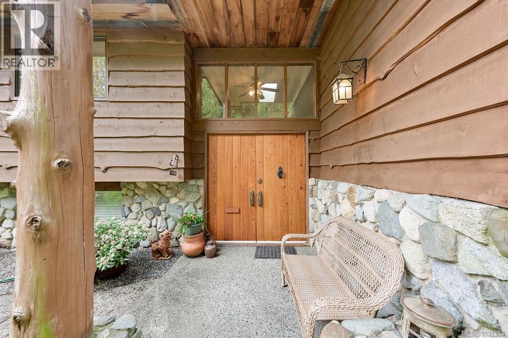 9236 PINETREE RD - Image 3