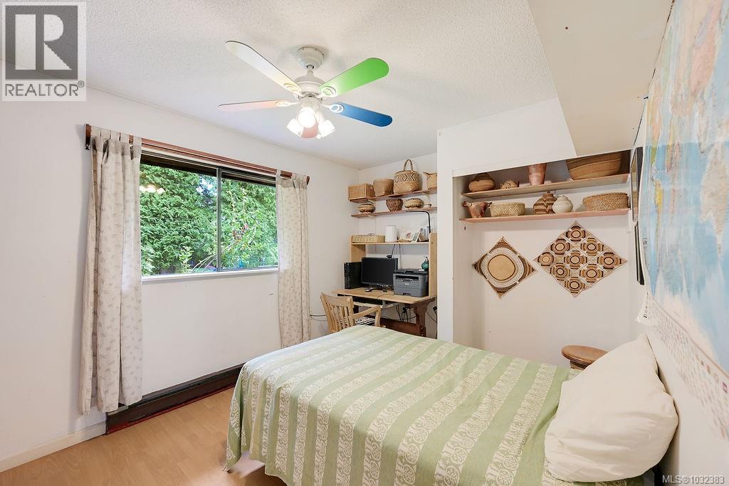 9236 PINETREE RD - 41