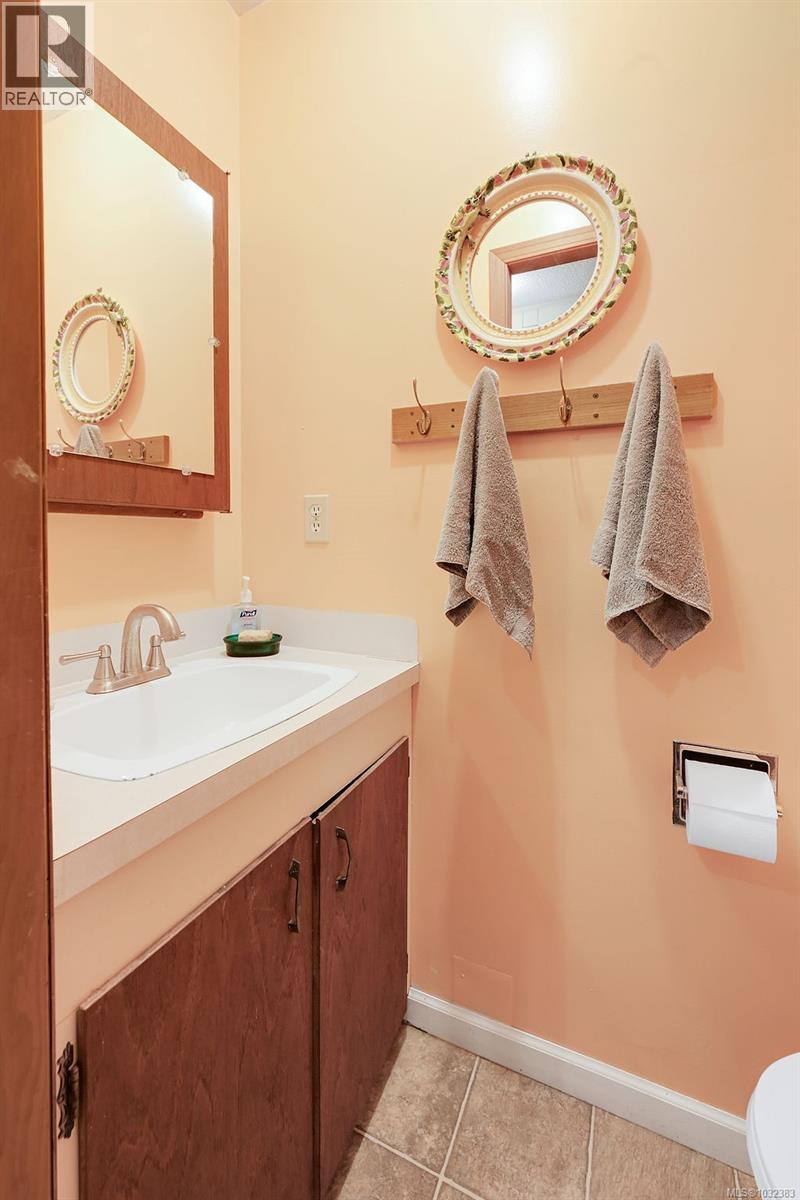 9236 PINETREE RD - 45