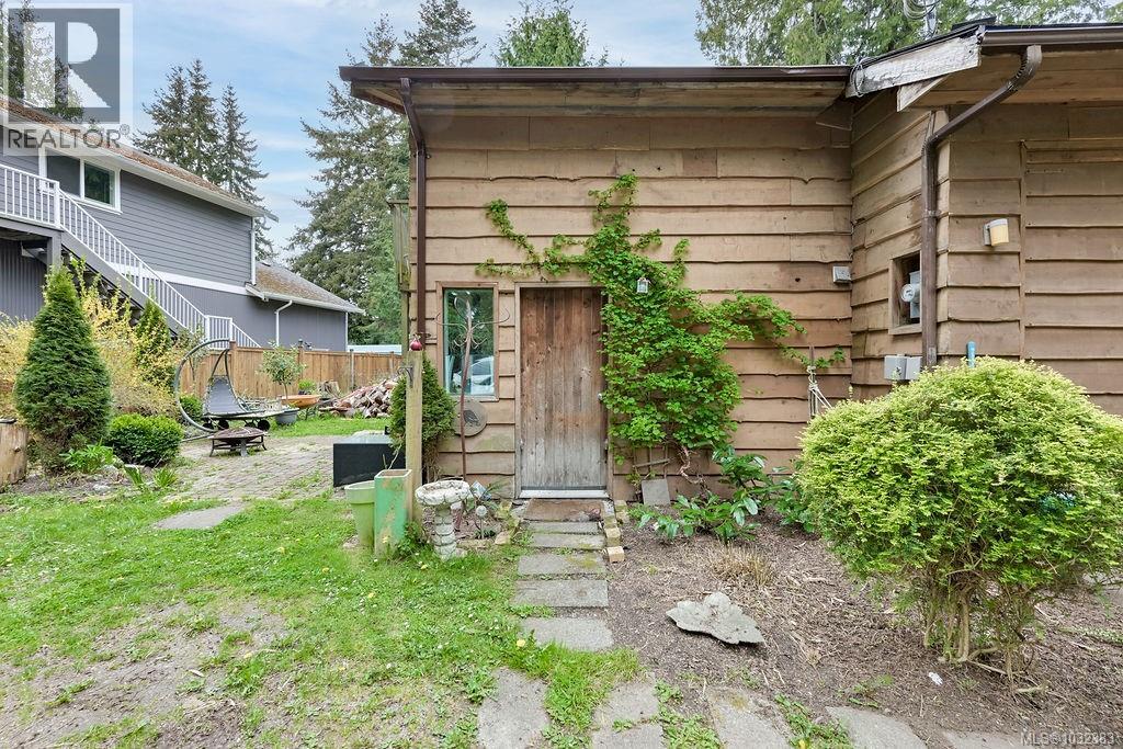 9236 PINETREE RD - 48