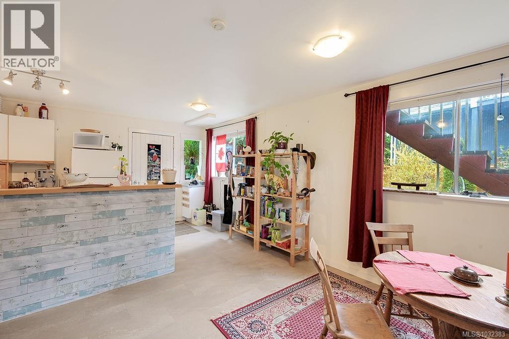 9236 PINETREE RD - 49