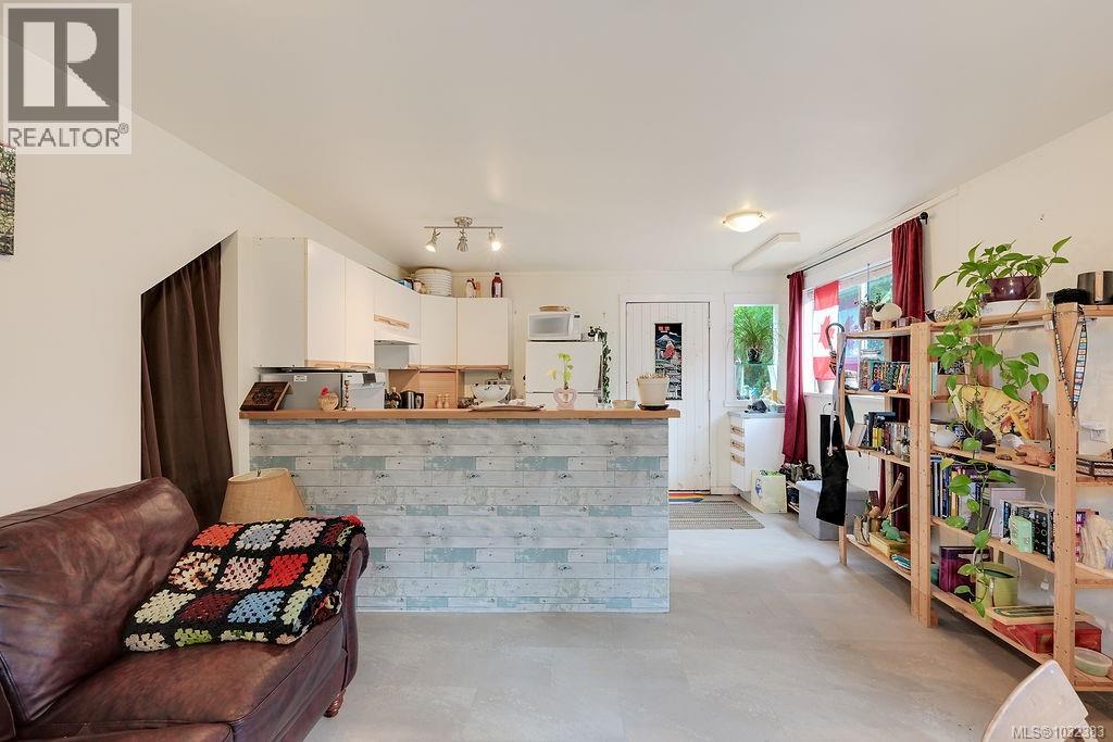 9236 PINETREE RD - 50