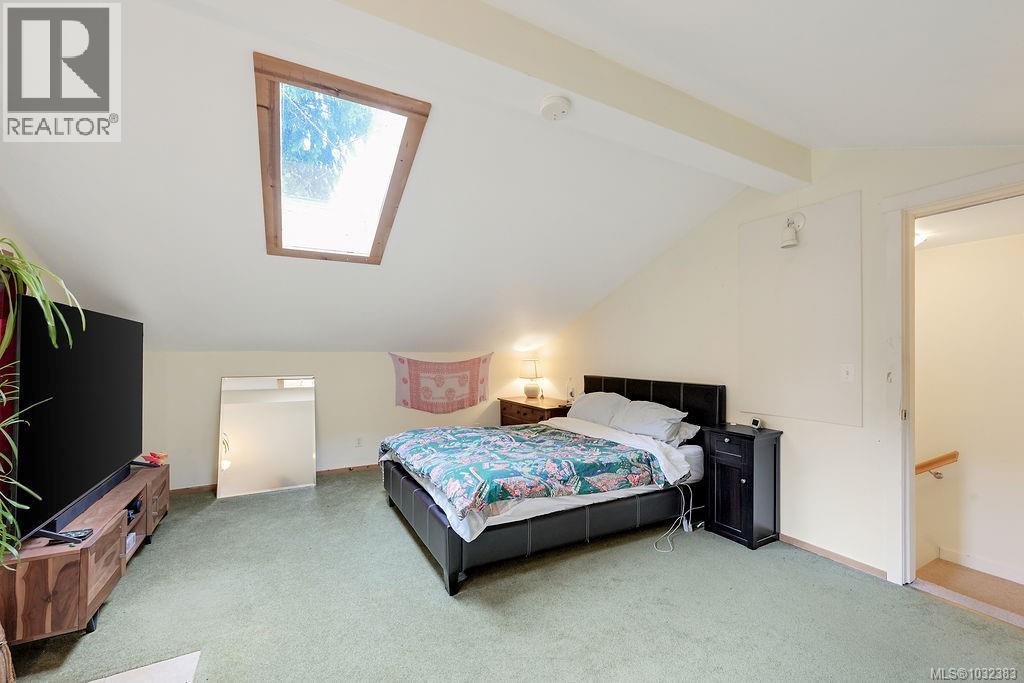 9236 PINETREE RD - 57