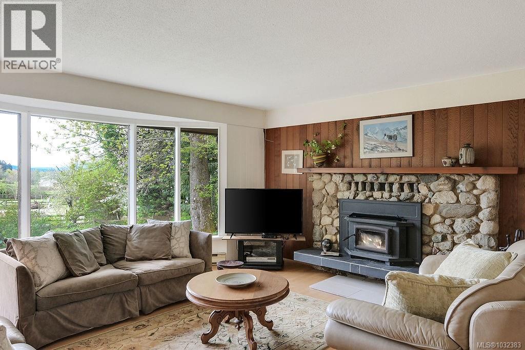 9236 PINETREE RD - 6