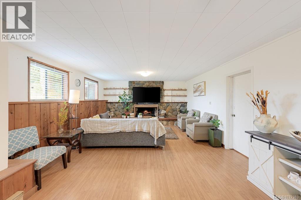 9236 PINETREE RD - 60