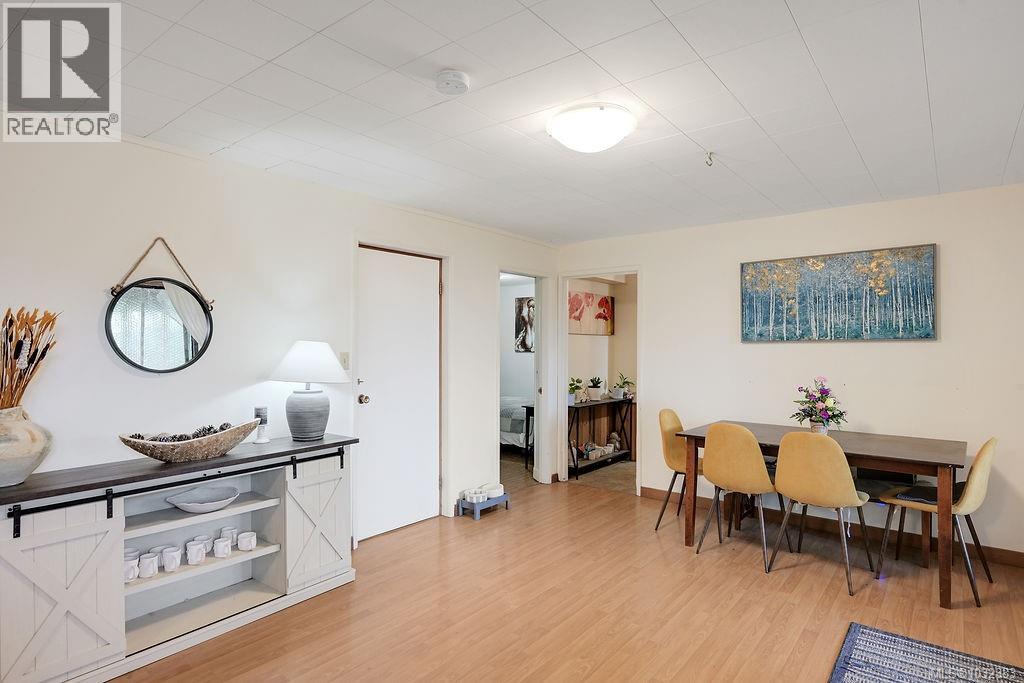 9236 PINETREE RD - 65