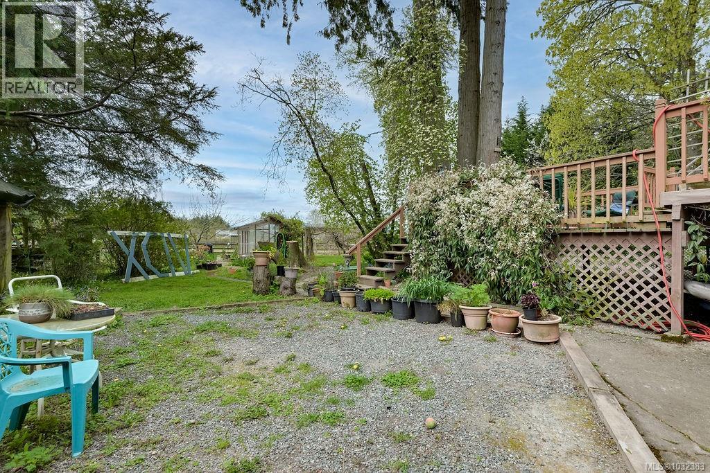 9236 PINETREE RD - 79