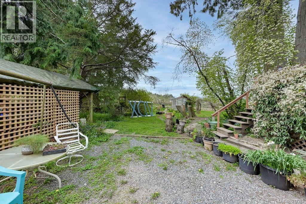 9236 PINETREE RD - 80