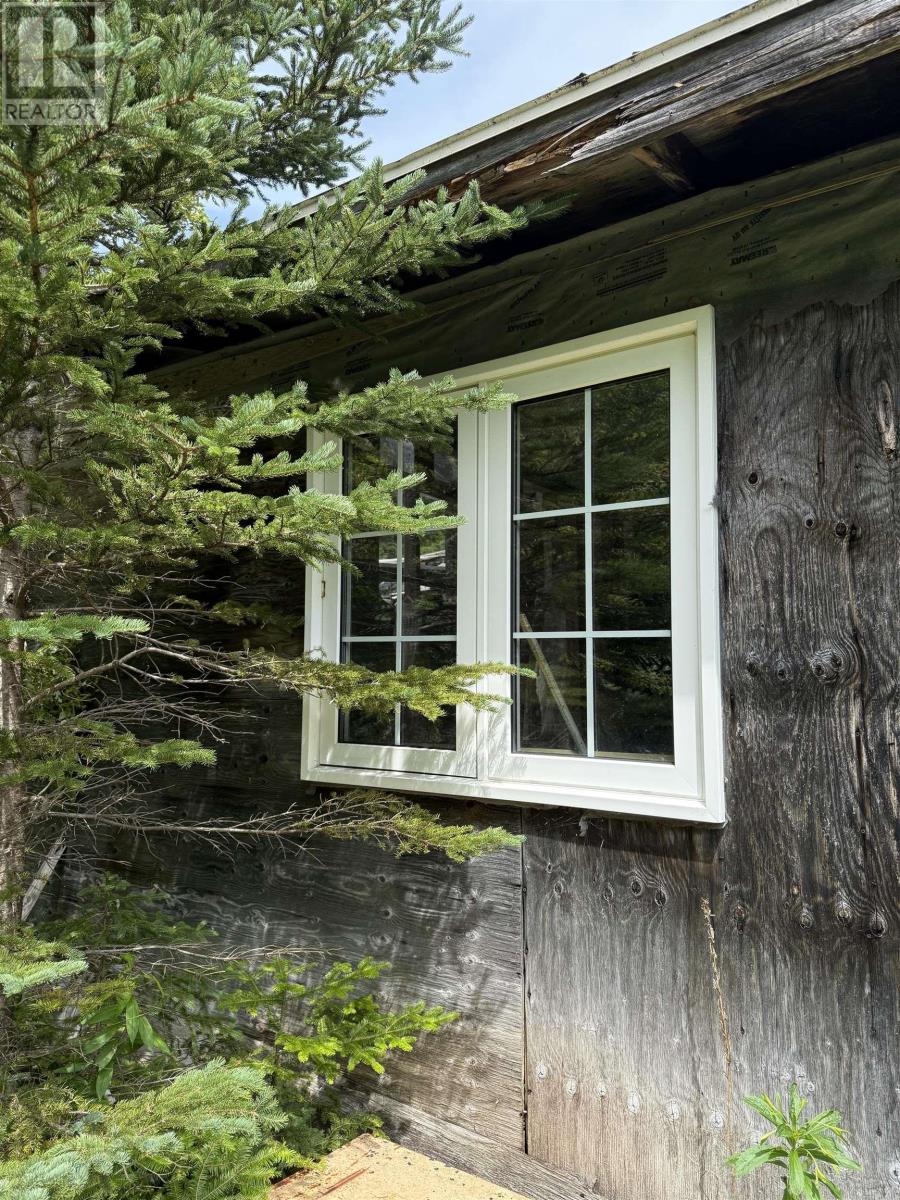 Property 11 of 20 of 5569 Highway 105 Highway