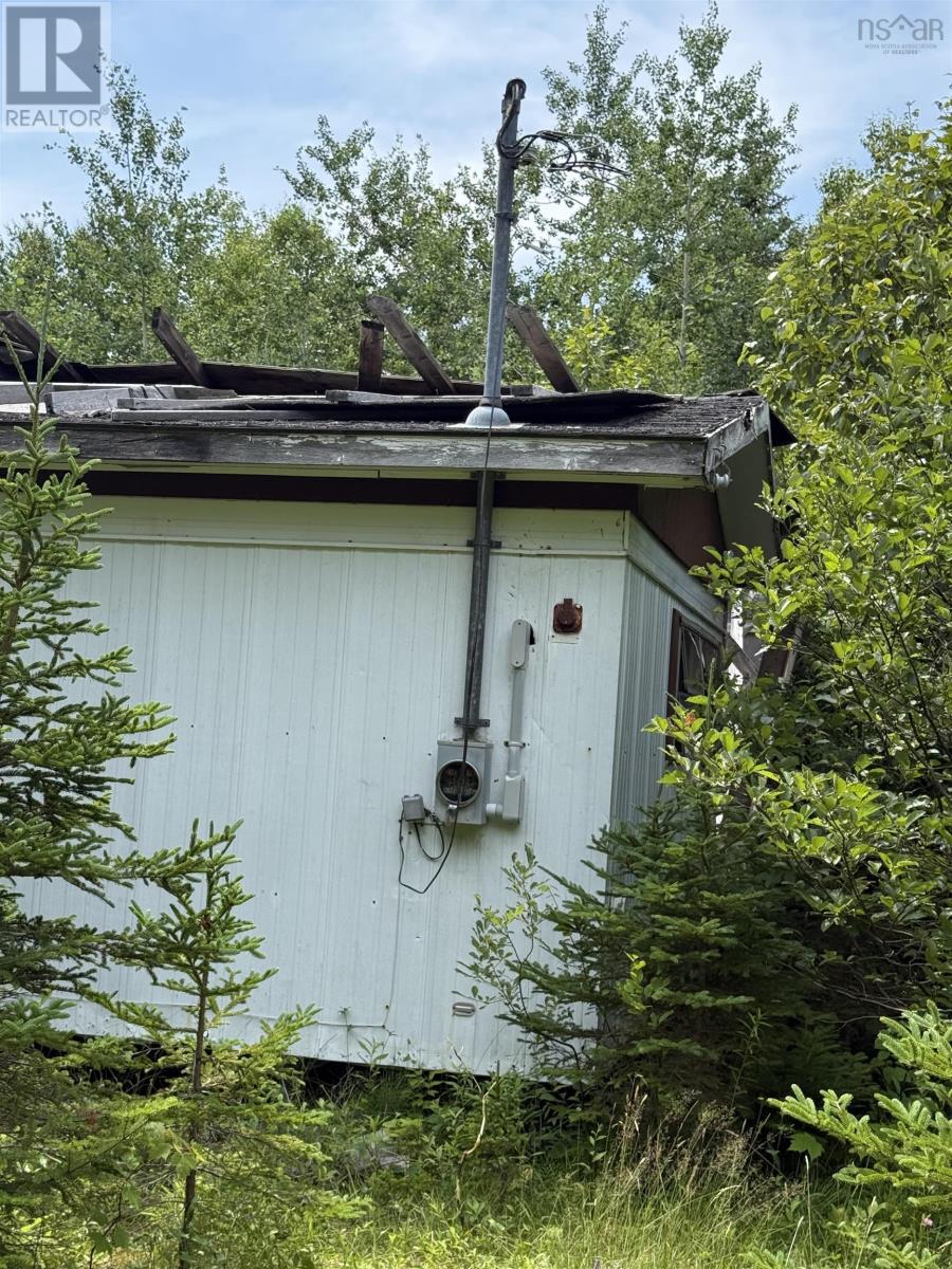 Property 4 of 20 of 5569 Highway 105 Highway