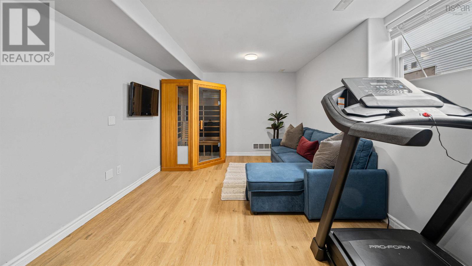 Property 25 of 37 of 160 James Street