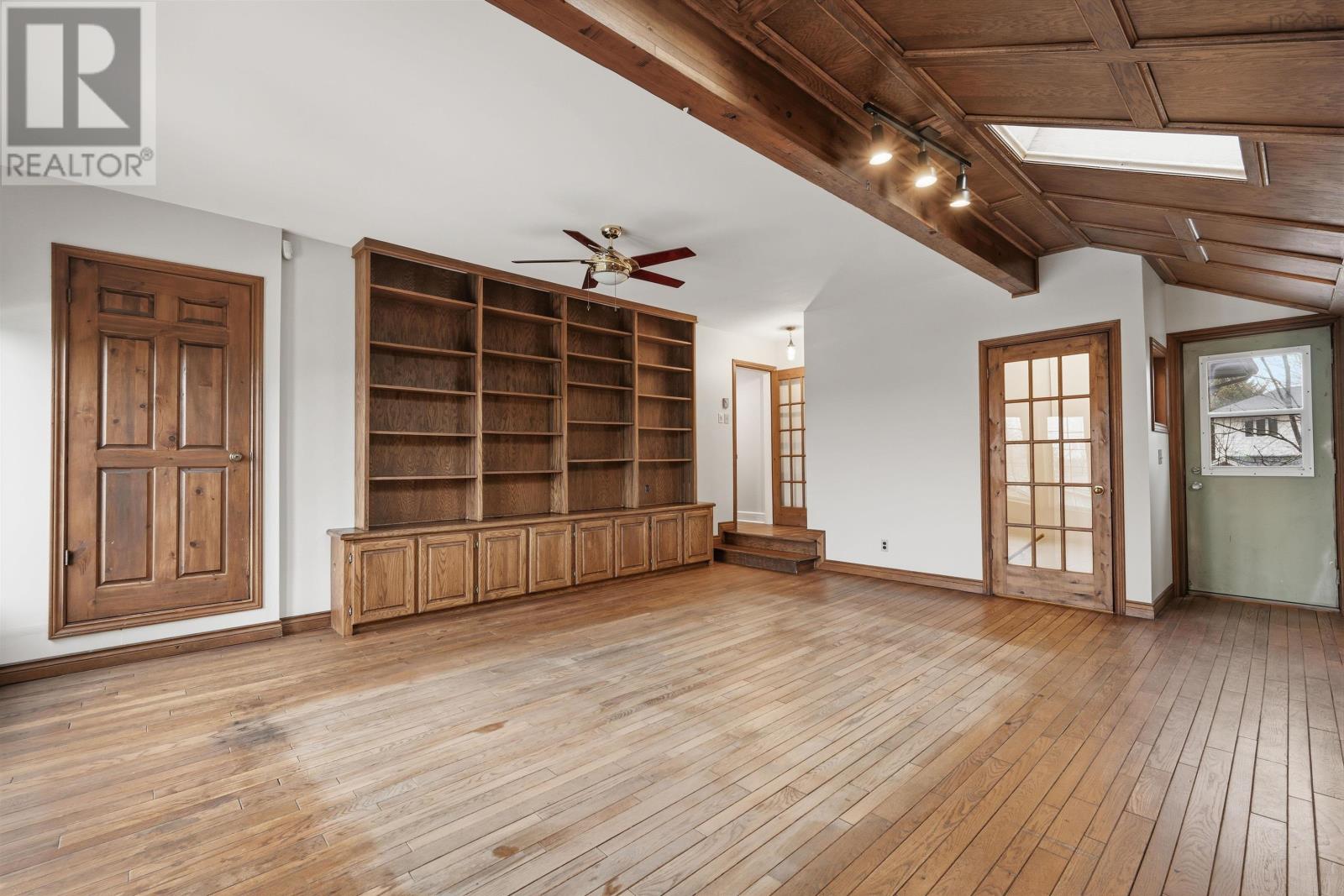 Property 30 of 43 of 24 The Horseshoe