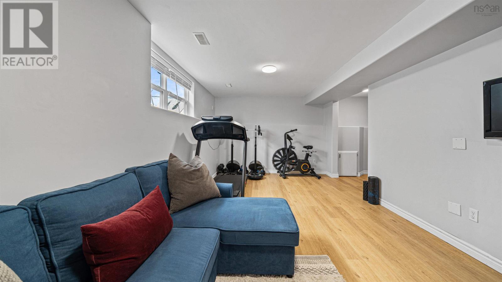 Property 27 of 37 of 160 James Street