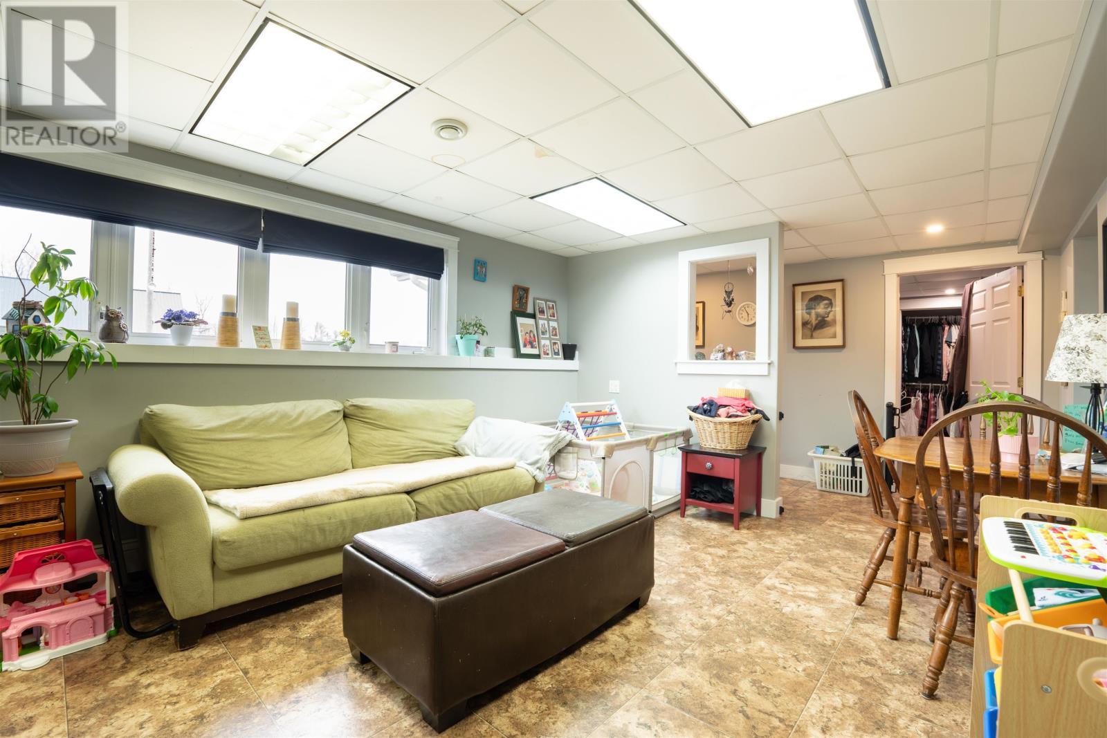 76 TIMBER Lane - 31