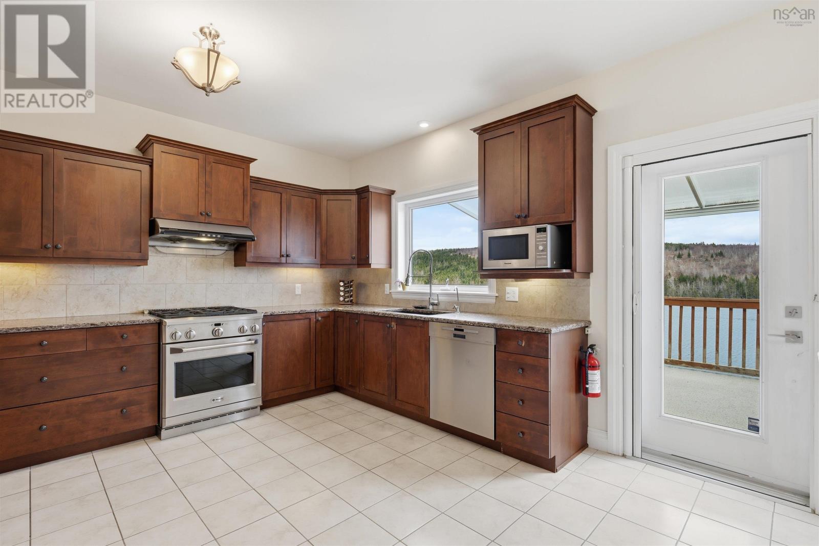 Property 7 of 40 of 39 Roma Drive