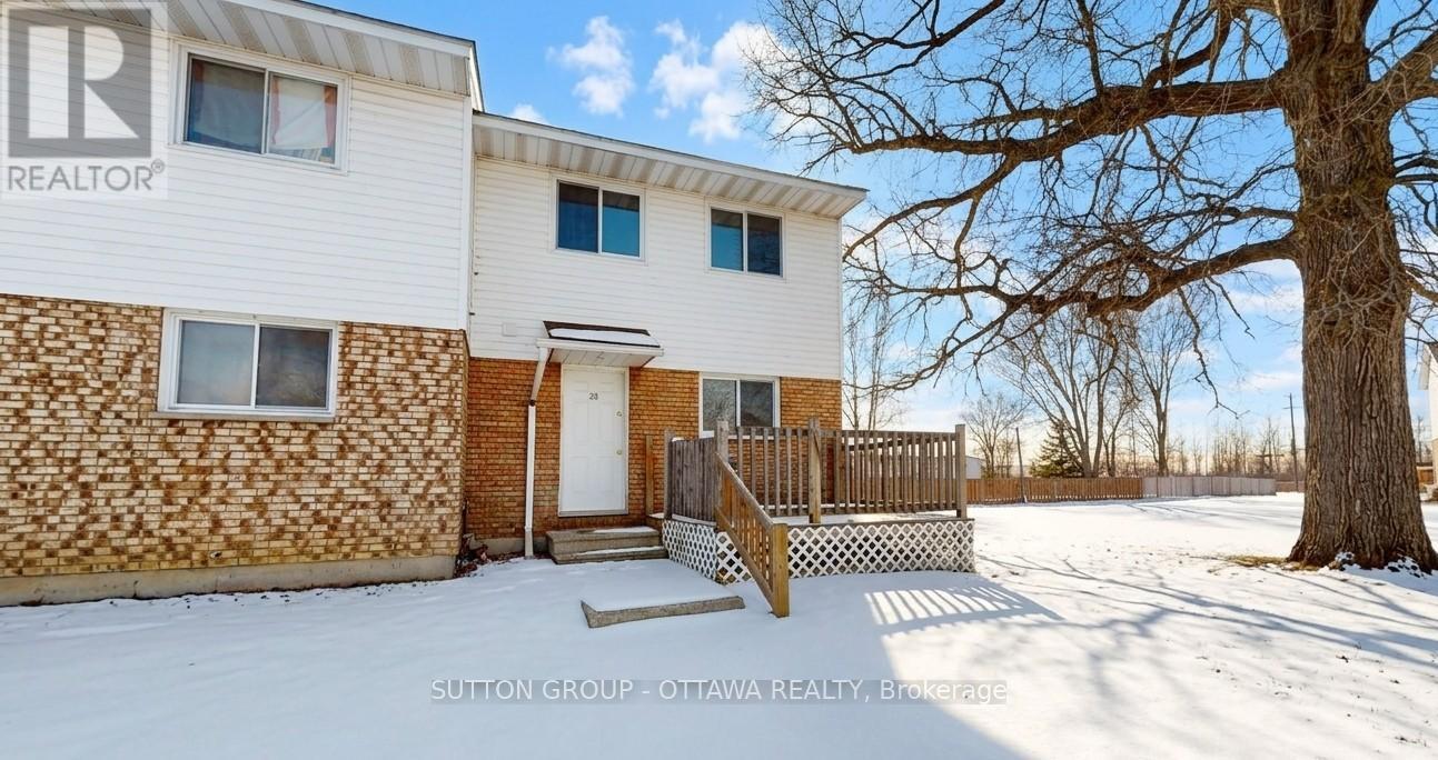 28 CARRAWAY CRESCENT - 1