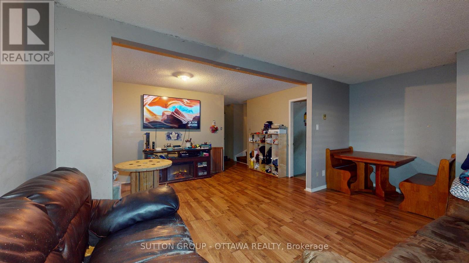 28 CARRAWAY CRESCENT - 2