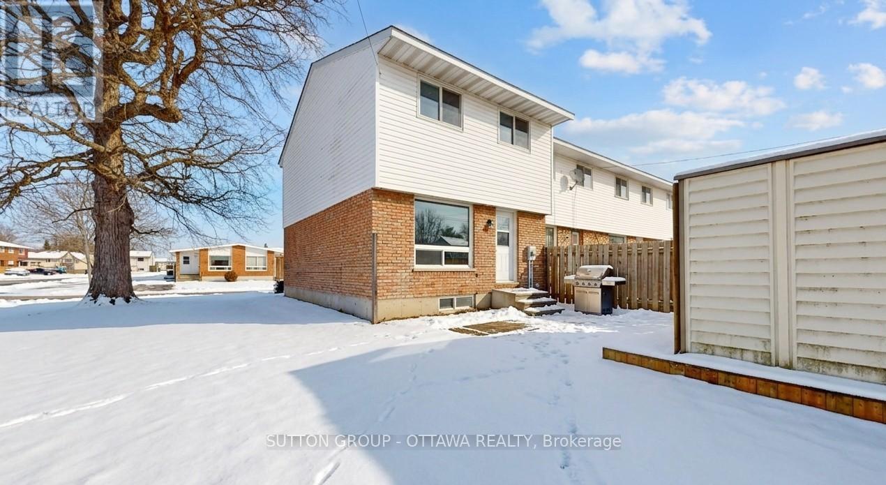 28 CARRAWAY CRESCENT - 6