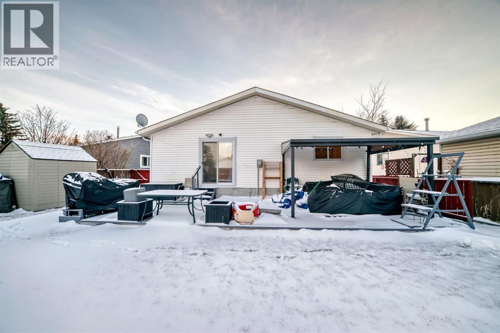 131 HUNTSTROM DRIVE NE - 35