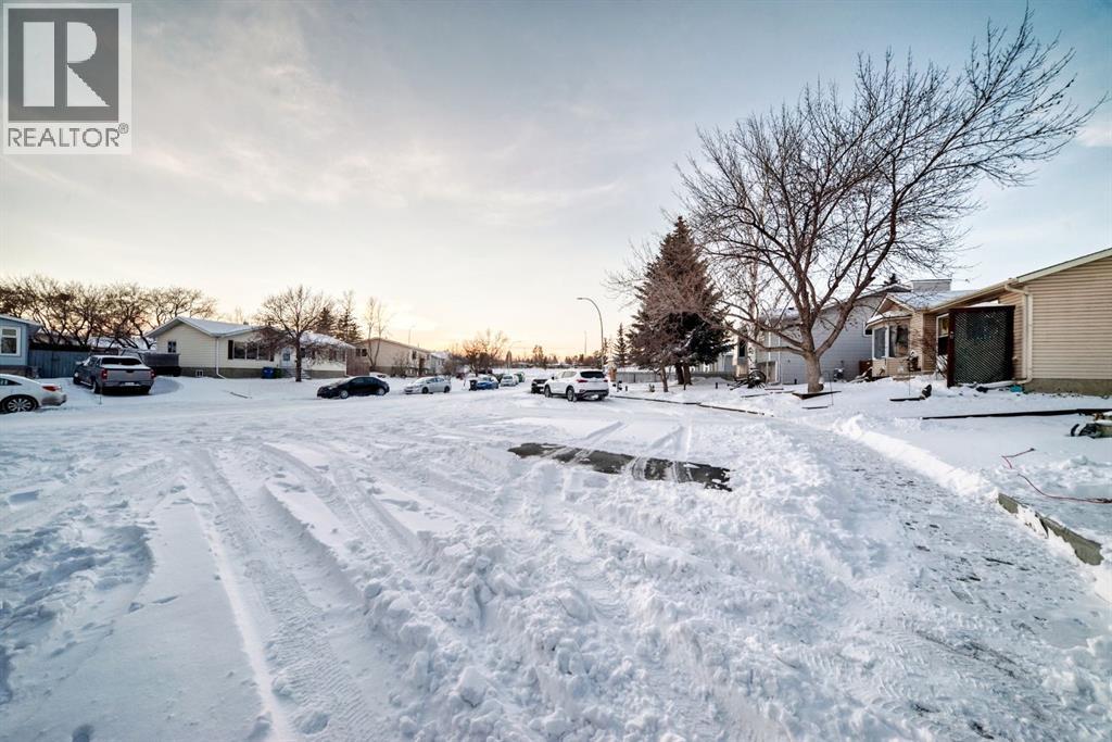 131 HUNTSTROM DRIVE NE - 38