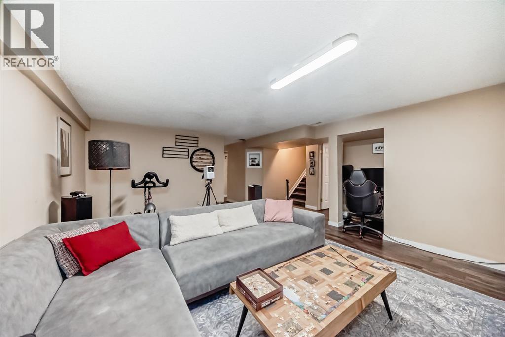 131 HUNTSTROM DRIVE NE - 22
