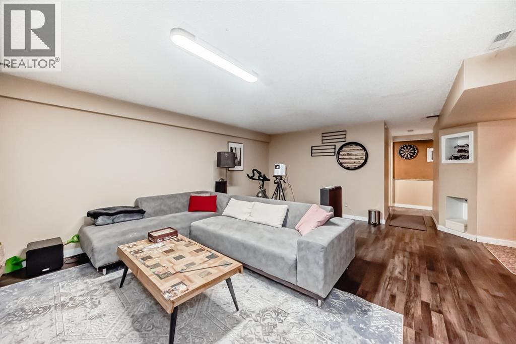131 HUNTSTROM DRIVE NE - 23