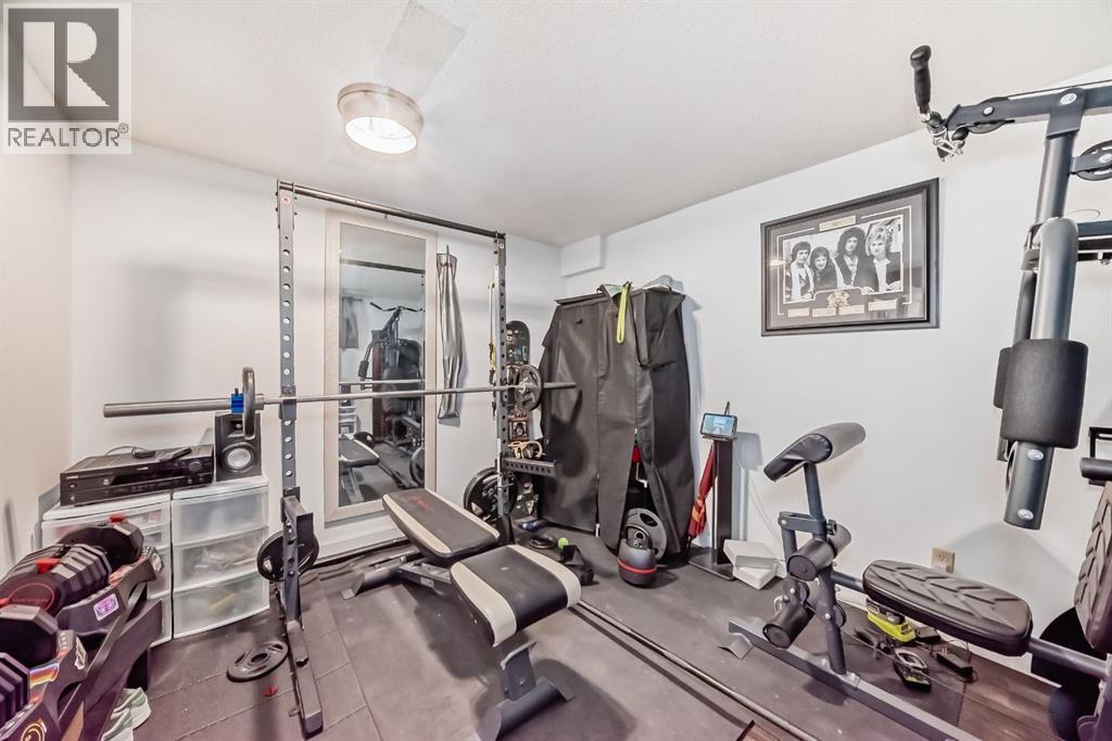131 HUNTSTROM DRIVE NE - 24