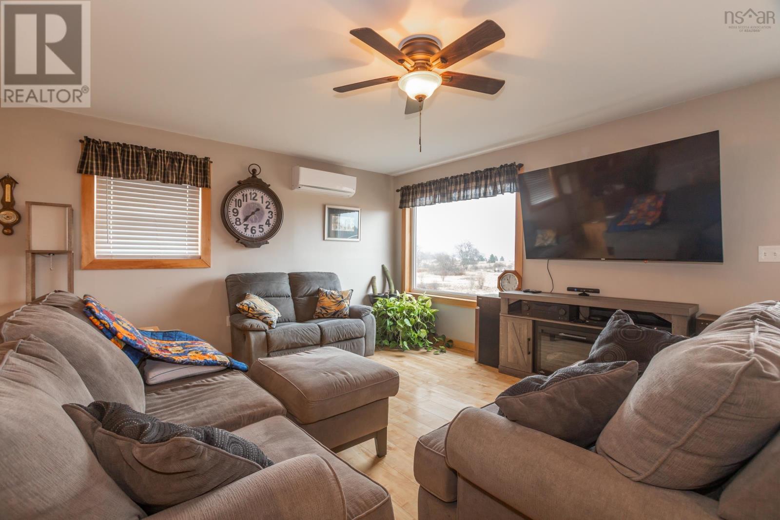 4752 Highway 1 - 21
