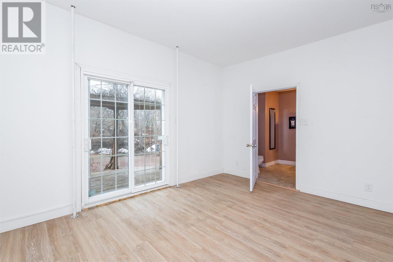 Property 22 of 41 of 808 George Street