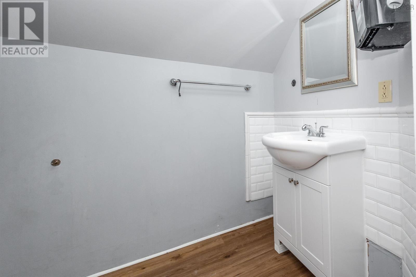 Property 36 of 41 of 808 George Street