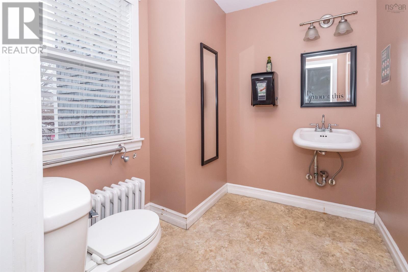 Property 23 of 41 of 808 George Street