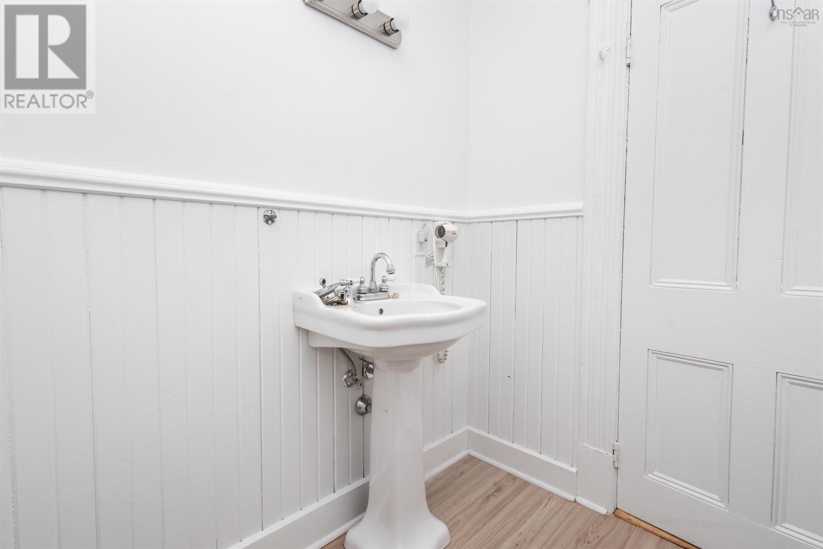 Property 41 of 41 of 808 George Street