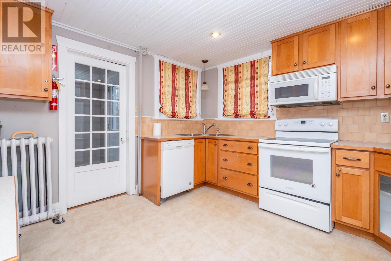 Property 24 of 41 of 808 George Street