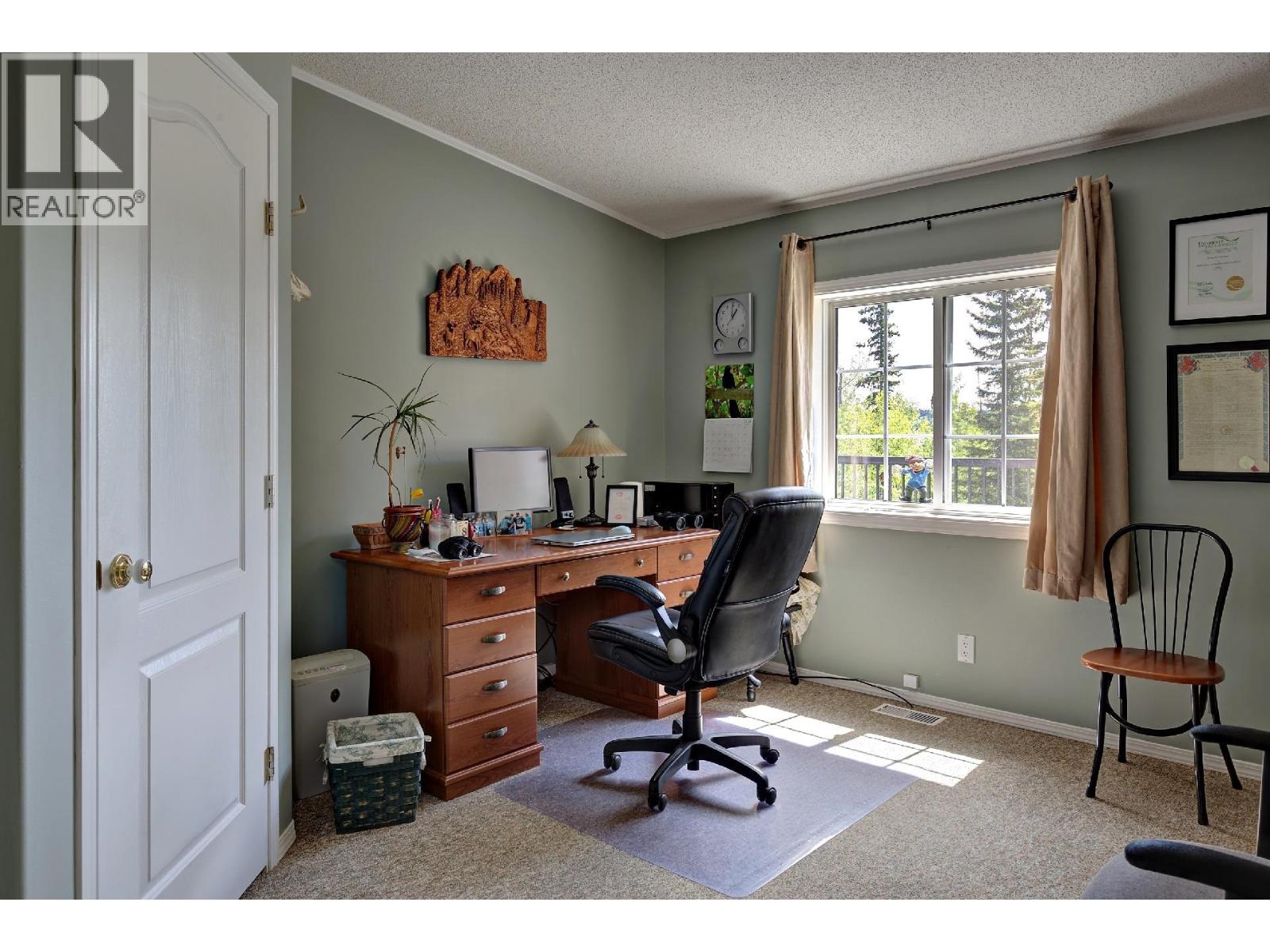 3742 HORSEFLY ROAD - 23