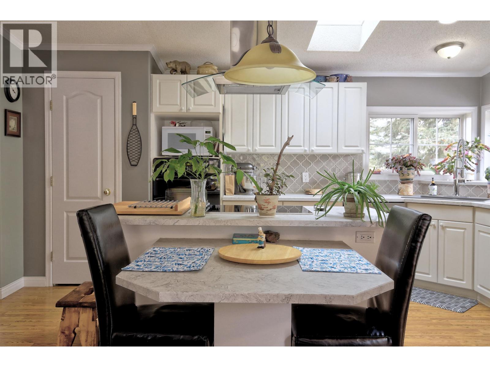 3742 HORSEFLY ROAD - 11