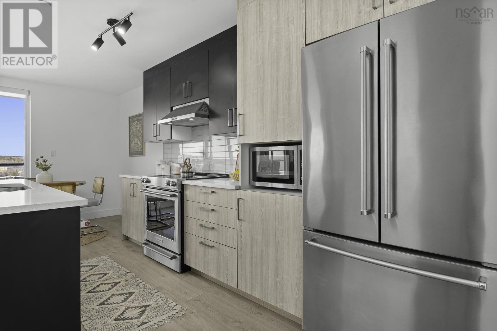 Property 11 of 48 of 1103 72 Seapoint Road