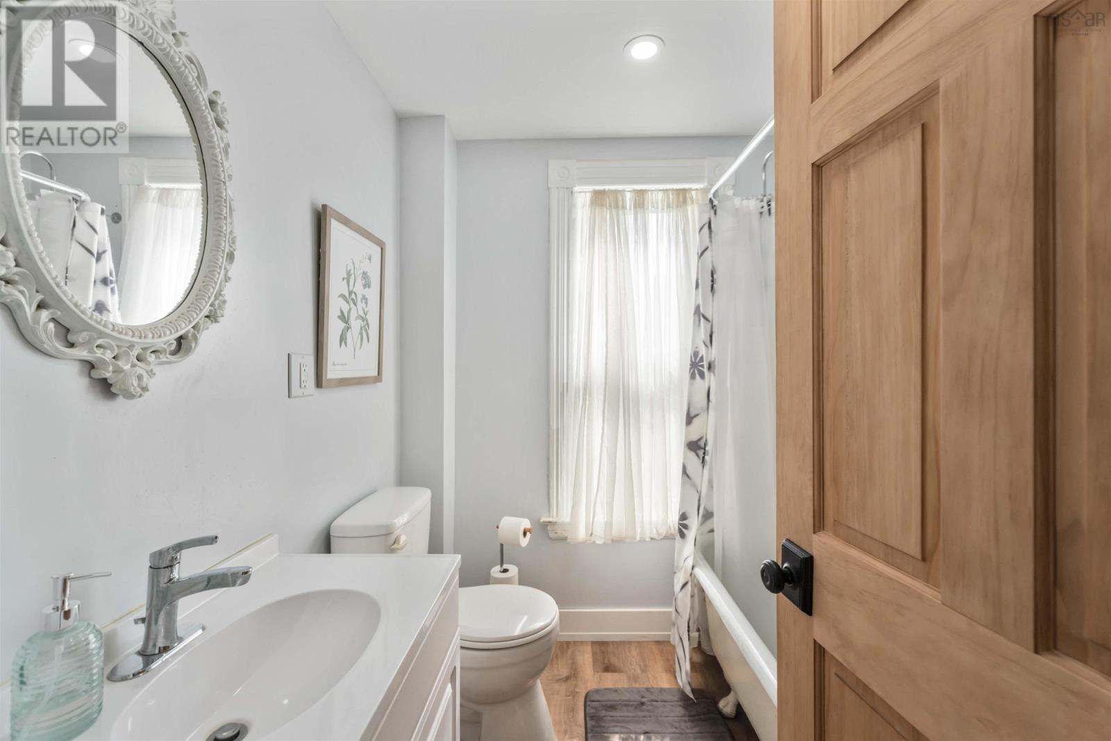 Property 26 of 45 of 22 Washington Street