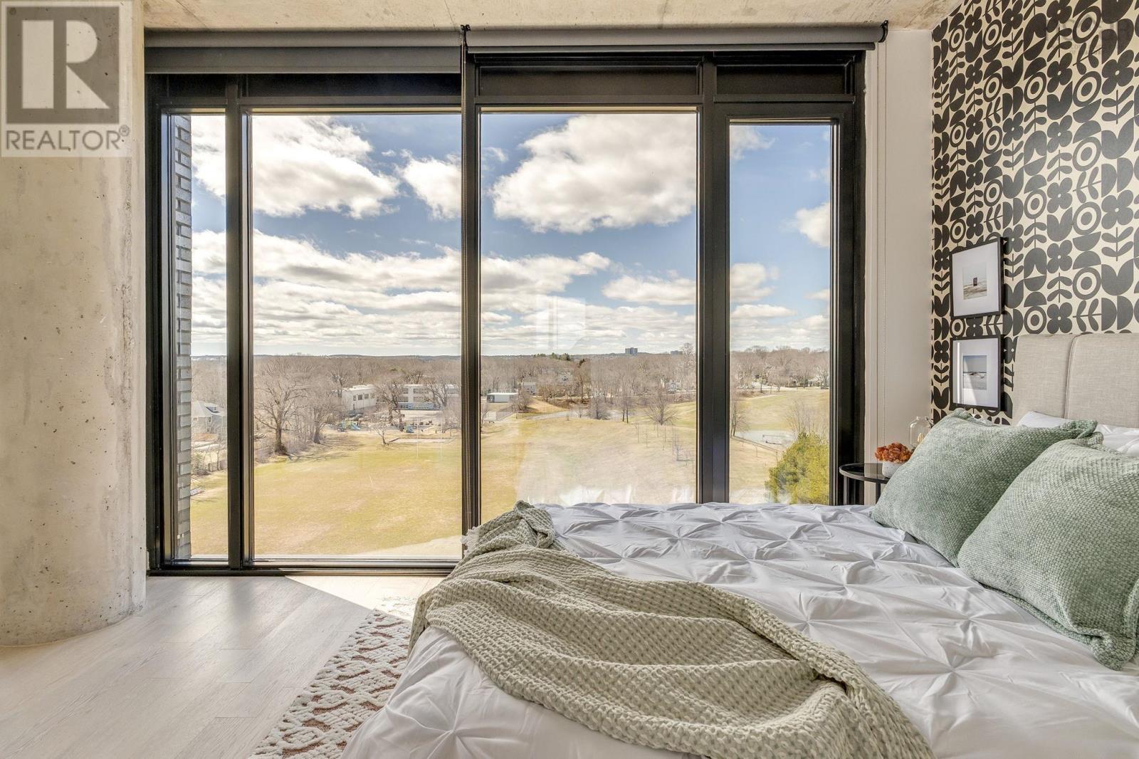 Property 33 of 41 of 804 Wellington Street